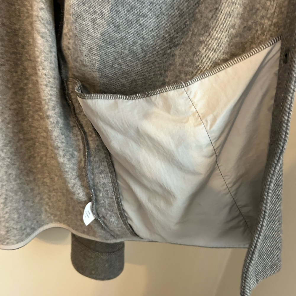 Vuori Men's Charcoal Shirt Jacket - Picture 7 of 7